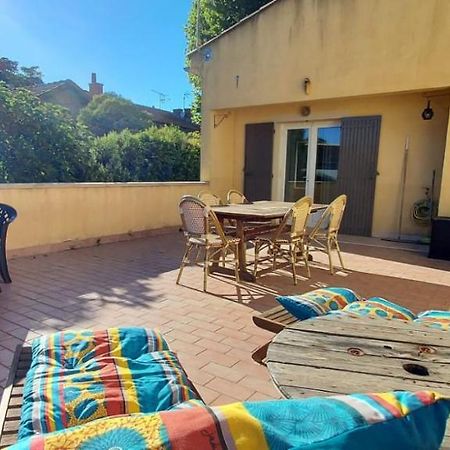Chambre Avec Terrasse Apartment Sarrians Exterior foto
