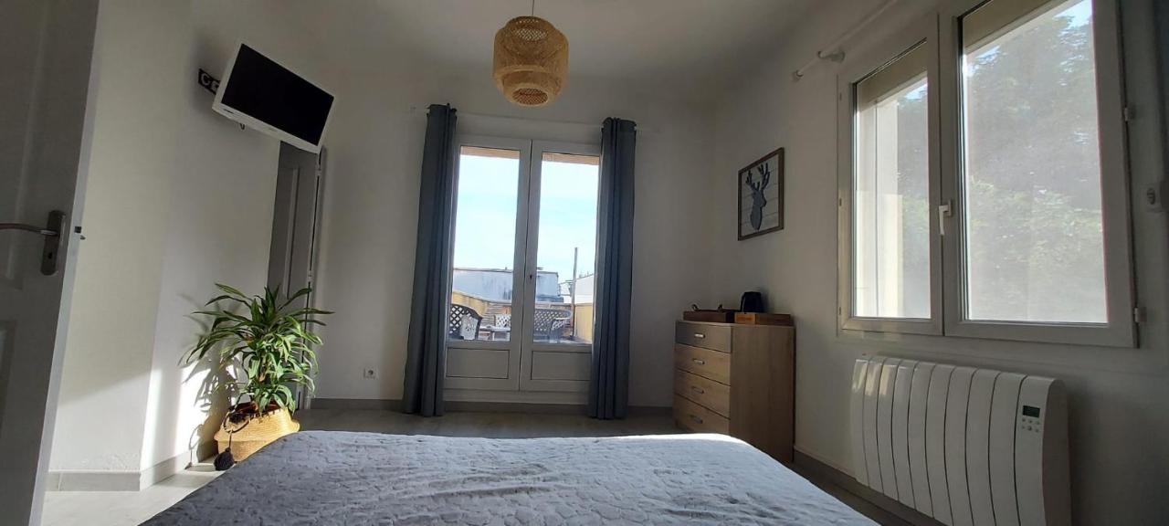 Chambre Avec Terrasse Apartment Sarrians Exterior foto